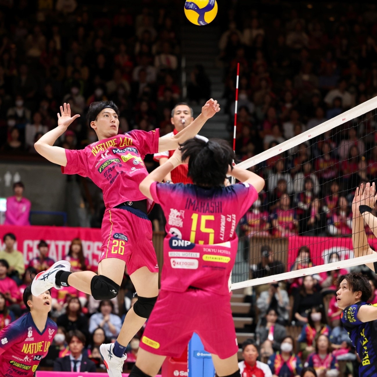 2000年代初期攻防一体，三分命中率37.5%，顶级协防者。