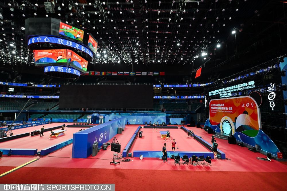 41岁詹姆斯场均27.7分7.7板7.8助攻！命中率52%！历史独一档！